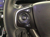 ステアリングリモコンは、運転中でも簡単に音量調整やチャンネル変更もできます!わき見運転防止にもつながるので安心です♪