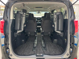 後席を格納すると、これだけの広さが!シーンに合わせたシートアレンジで、大きな荷物も積むことが出来ます♪