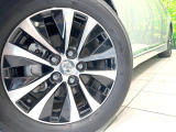 【純正16インチアルミホイール】外観にマッチした純正アルミホイールを装着しております。各種社外アルミホイールや、スタッドレスタイヤも取扱いしております。是非ご相談ください♪