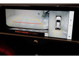 パノラミックビューモニター付きです。車両を上から見たような映像をディスプレイオーディオ画面に表示。運転席からの目視だけでは見にくい、車両周辺の状況をリアルタイムでしっかり確認できます。