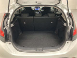 広々としたラゲージスペースを備えています。