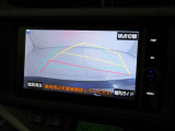 安心のバックモニター搭載。ガイドもあって、夜間でもよく見えます。