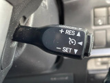 【クルーズコントロール】高速道路もラクラク走行。アクセルを離しても一定速度で走行ができ、長距離運転時の負担を軽減!加速・減速も簡単なスイッチ操作で調整できます。