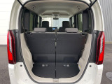 普段のお買い物や通勤、送迎等に十分な荷室スペースを確保しております。セカンドシートを倒すと、大きな荷物の積載も可能です♪