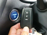 キーをポケットやバッグに入れたままでエンジンスタートやドアロックの開閉ができる便利なスマートキータイプです!