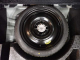 安心のスペアタイヤ装備