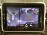 狭い場所での駐車やすれ違いなどでより的確な運転操作に役立つ360&deg;ビューモニターが装備されています。