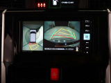 バックガイドモニター(パノラマビュー付)で、後方を確認しながら安心して駐車することができます。運転初心者も熟練者も必須の機能ですよ!