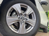【純正17インチアルミホイール】外観にマッチした純正アルミホイールを装着しております。各種社外アルミホイールや、スタッドレスタイヤも取扱いしております。是非ご相談ください♪