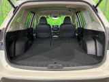 後席を格納すると、これだけの広さが!シーンに合わせたシートアレンジで、大きな荷物も積むことが出来ます♪