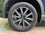 【純正19インチアルミホイール】外観にマッチした純正アルミホイールを装着しております。各種社外アルミホイールや、スタッドレスタイヤも取扱いしております。是非ご相談ください♪