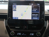 純正ナビを装備。タッチパネル式で使いやすく、お出かけもラクラクです。