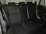後席シートも広々としたスペースを確保しています。大人でもゆったりと座って頂けますので、大人数でのお出かけもラクラクです♪ドライブに行くのが楽しみですね♪