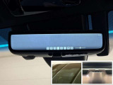 ドライブレコーダー内蔵型デジタルインナーミラーを装備!後席の人や荷物、ヘッドレストの妨げを受けず鮮明な画像で後方確認が出来ます!