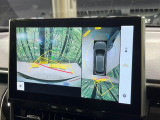【パノラミックビューモニター】専用のカメラにより、上から見下ろしたような視点で360度クルマの周囲を確認することができます☆死角部分も確認しやすく、狭い場所での切り返しや駐車もスムーズに行えます。