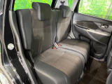 後部座席も気になるようなキズ・汚れやへたり等、大きなダメージはなく、良好な状態です。