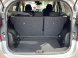 普段のお買い物や通勤、送迎等に十分な荷室スペースを確保しております。セカンドシートを倒すと、大きな荷物の積載も可能です♪
