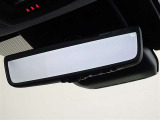 デジタルインナーミラーを装備してます。後部座席の人や大きな荷物で後方の視界を遮られることがありません。