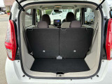後部座席を倒すと、広々空間♪荷物もたくさん収納可能です!