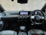 CLAクラス CLA200d 本革シート サンルーフ