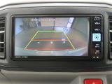 バックカメラが付いているので後方確認が非常にしやすいです。今や運転初心者も熟練者も必須装備!ついていて損はないですね♪