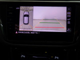 アラウンドビューモニター。バックカメラはもちろん車を上空から見たようなカメラで周囲の様子をモニターできます。