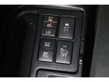 3つの走行モードがあります。『EVモード』はモーターのみで走行しガソリンを消費しないハイブリッド車ならではの環境にも優しい走行です。寒い日も快適♪シートヒーター装備!