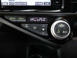 オートエアコン付きなので一度、温度を設定すれば自動的に過ごし易い温度に調整してくれますよ。車内をいつでも快適空間にしてくれます。