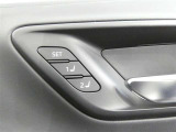 運転席のシートポジションを記憶・再現できるメモリー機能を搭載しています。