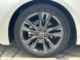 ボディースタイルにマッチした純正アルミホイールです!