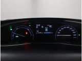 とっても見やすいメーターです。夜間時はラグジュアリーな気分にさせてくれる照明が魅力ですので、夜のドライブも楽しみになりますよ♪