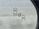 車線変更時の後方確認をアシストしてくれるブラインドスポットモニター!ドアミラーの死角を検知してくれるから車線変更もスムーズです。