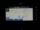 純正ナビを装備。タッチパネル式で使いやすく、お出かけもラクラクです。