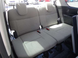後部座席も気になるようなキズ・汚れやへたり等、大きなダメージはなく、良好な状態です。