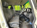 運転席シート廻りは使用感も少なく、良好な状態となっています。丁寧に使われていたことがよくわかりますね。