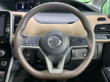 【純正革巻きステアリング】上質な革を使用することで、手にしっかり馴染みとても運転しやすいハンドルです♪