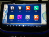 新しくなったセンターコンソールはスマートフォンを操作するような感覚でナビから車両の設定までが可能です。