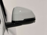 ドアミラーに内蔵されているフラッシャーは視認性も良く安全運転に一役買ってます。