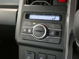 オートエアコンです。快適な温度を保ち、オールシーズン快適です。