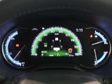 とっても見やすいメーターです。夜間時はラグジュアリーな気分にさせてくれる照明が魅力ですので、夜のドライブも楽しみになりますよ♪