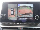 【アラウンドビューモニター】専用のカメラにより、上から見下ろしたような視点で360度クルマの周囲を確認することができます☆死角部分も確認しやすく、切り返しや駐車も安心して行えます。