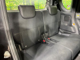 後部座席も気になるようなキズ・汚れやへたり等、大きなダメージはなく、良好な状態です。