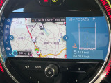 ●MINI純正ナビ:一体感のあるナビは、高級感ある車内を演出してくれます。オーディオ機能も充実しておりますので、運転もより楽しめます♪