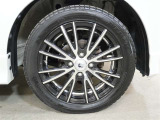 タイヤサイズは165/55R15です。アルミホイールは社外製になります。