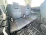 3列目シートはもちろん状態良好☆大人でもゆったりと座って頂けますので、大人数でのお出かけもラクラクです♪ご家族で、気の知れた仲間で、ドライブに行くのが楽しみですね♪