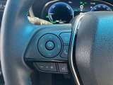 ハンドルは、ステアリングスイッチが付いておりますのでディスプレイやナビの操作など楽チンですね♪♪