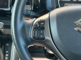 【ステアリングスイッチ】ステアリングを握ったままオーディオ等がコントロール出来ますので、利便性だけでなく事故防止にも繋がります。