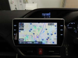 トヨタ純正ナビ装備!地図描写は文字も道もクリアで見やすく、滑らかに表示します。これさえあればもう道に迷わないですみますね♪フルセグで地上波デジタル放送TVもバッチリ綺麗に見れちゃいます♪