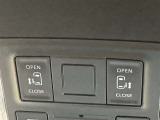 両側電動スライドドア付き、運転席にいながら開閉もラクラク
