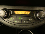 オートエアコンは、常にお好みの温度に調整ができ車内を快適な空間に保ってくれます。
